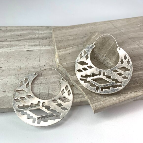 NEW~ Sundance Cut Out Hoop Earrings - Picture 8 of 8
